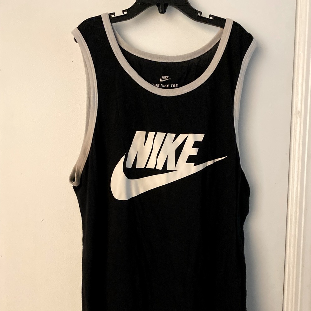 Nike small tank top
